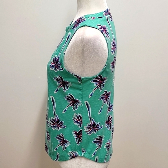 Casey & Key Palm Tree Printed Top Women's size PS Sleeveless Round Neck into a V - Picture 3 of 8